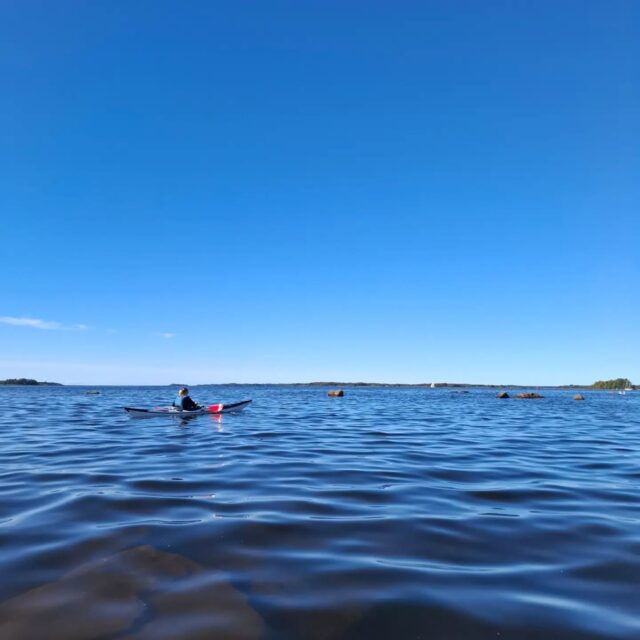 Förra veckans lördagspaddling gick till Stockholmen och vidare mot Varvet. Vi hade verkligen tur med vädret och fick njuta av den fina hösten! 🍂☀️

Vi fortsätter med lördagspaddling även denna vecka - häng med! 

Viime lauantain melonta suuntautui Stockholmeniin ja sieltä edelleen Varvetia kohti. Sää suosi meitä ja saimme nauttia oikein kunnolla upeasta syyspäivästä! 🍂☀️

Lauantaimelonnat jatkuvat myös tällä viikolla - tervetuloa mukaan!